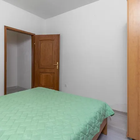 Apartment 1 Bedroom Gorgeous In *