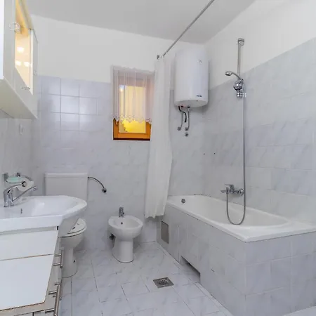1 Bedroom Gorgeous In